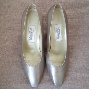 Bandolino Women’s Gold Pumps size 9.5